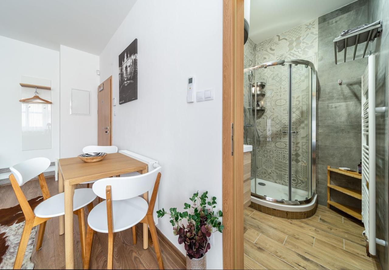 Aviatik Apartments Ceske Budejovice Luaran gambar