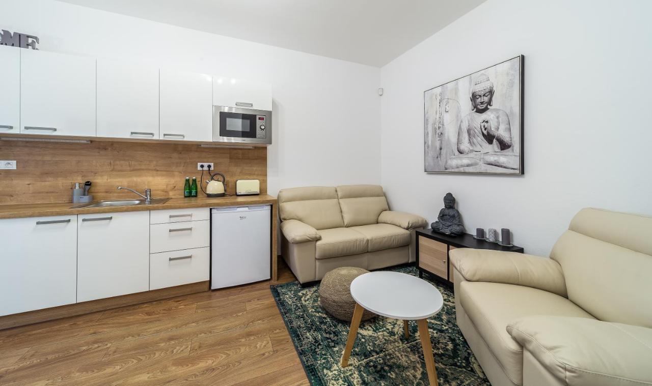 Aviatik Apartments Ceske Budejovice Luaran gambar